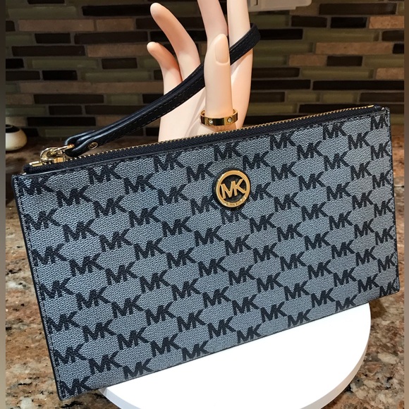 Michael Kors Signature Coated Canvas Wristlet - Picture 14 of 17